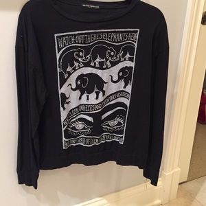 Brandy Melville graphic top