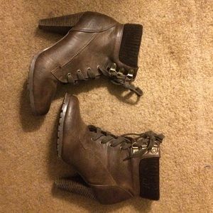 Lace-up heeled booties