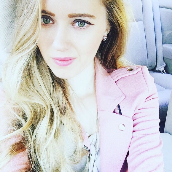 I N S T A G R A M - Picture 5 of 8