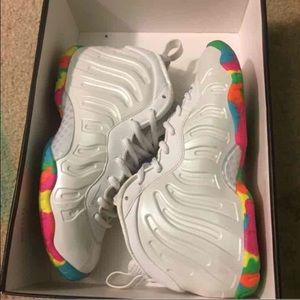 Fruity pebble foams