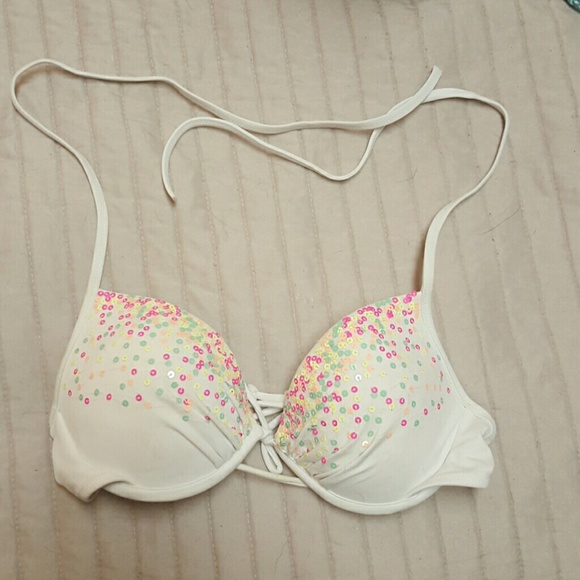 Victorias Secret push up top size 34A