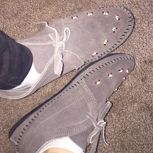 MINNETONKA Rustic Moccasins