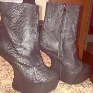 Jeffrey Campbell monster heel less bootie sz9