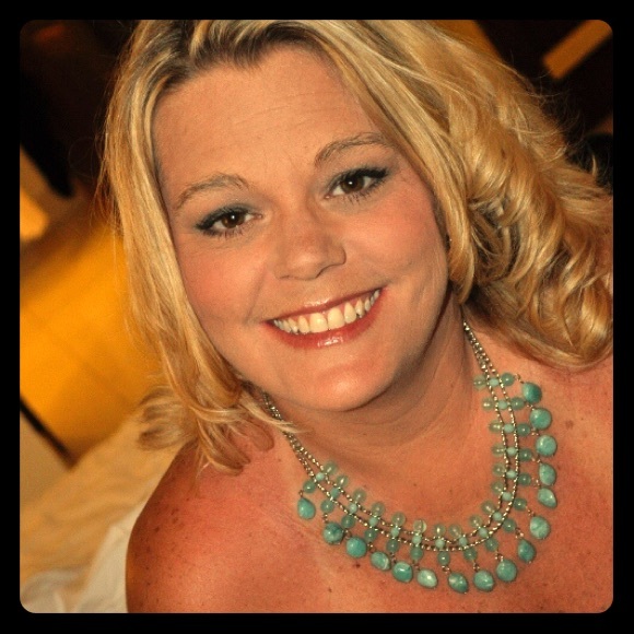 Meet your Posher, Kristle - Picture 2 of 5