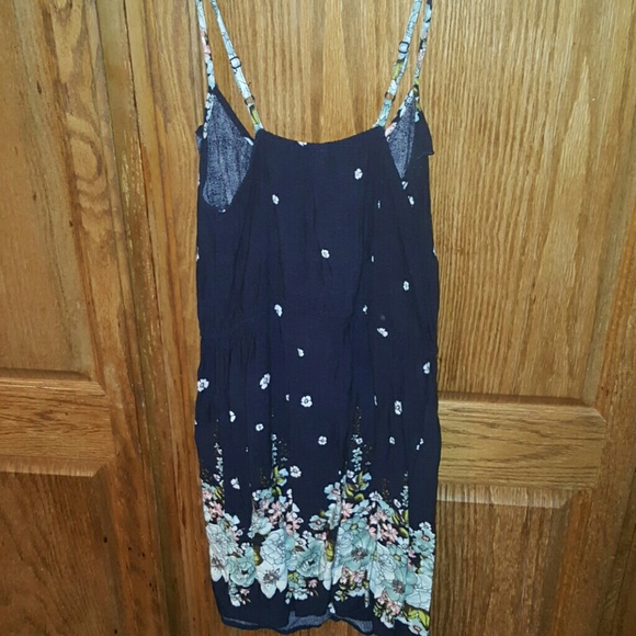 Sundress - Picture 3 of 4