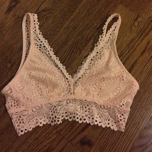 Never been worn Aerie light pink bralette!