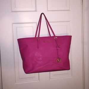 Michael Kors jet set leather tote in hot pink
