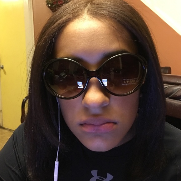 Sunglasses - Picture 3 of 4