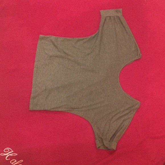 Gray top