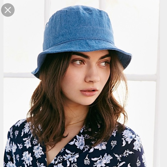 bdg bucket hat