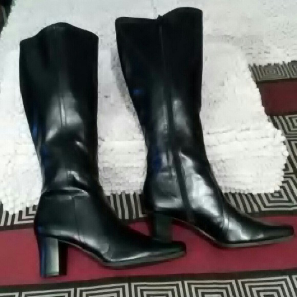 Black Boots - Picture 4 of 4