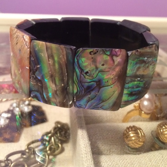 Turquoise shell bracelet from the Dominican