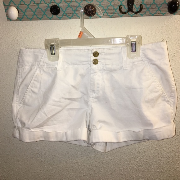 White PERFECT shorts