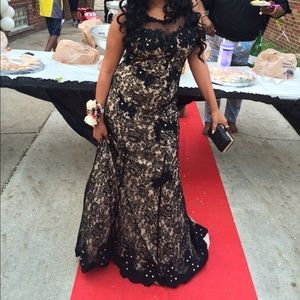 Selling this Elegant Black & Nude Prom Dress!
