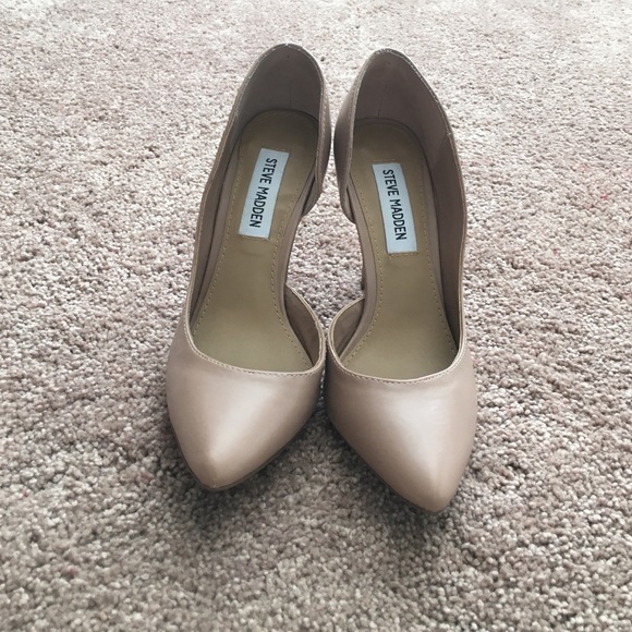 Steve Madden beige heels