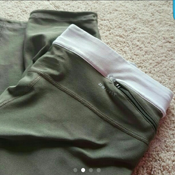 🚫🚫SOLD🚫🚫Nike Dri-fit Capri Leggings - Picture 2 of 4