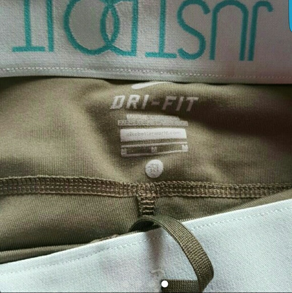 🚫🚫SOLD🚫🚫Nike Dri-fit Capri Leggings - Picture 4 of 4