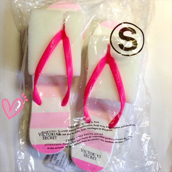 Victoria's Secret Flip Flops - Picture 1 of 4