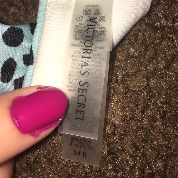 Bikini - Picture 3 of 3