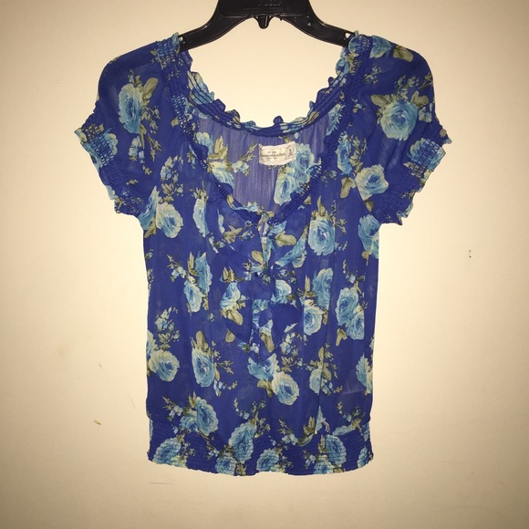 Floral A&F blouse