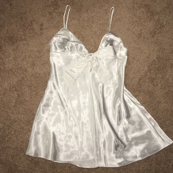 💥reduced💥 Silky white babydoll lingerie top