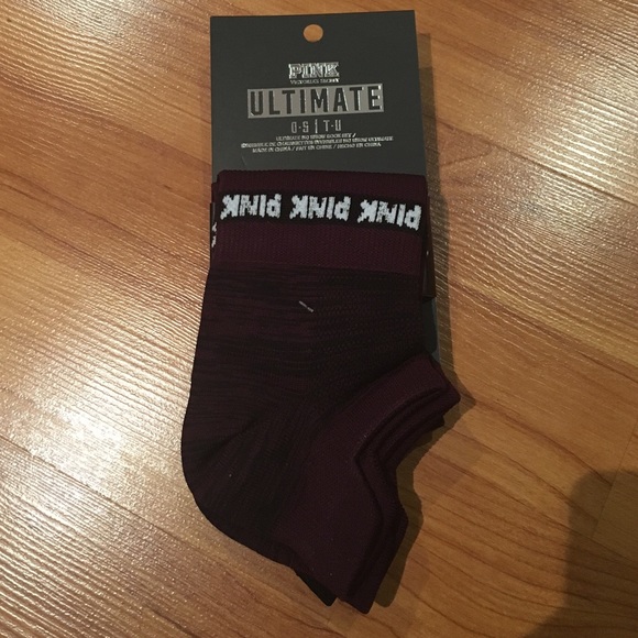 •SOLD• 2 PAIRS NWT vs pink socks - Picture 2 of 3