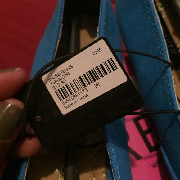 Forever 21 Slip On Tennis Shoes - Picture 2 of 4