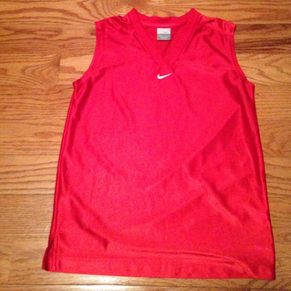 Nike sleeveless V-neck shirt