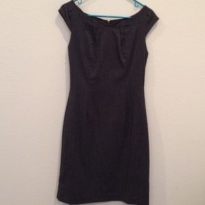 Cap sleeve gray dress