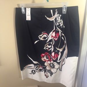 WHBM FLORAL PENCIL SKIRT