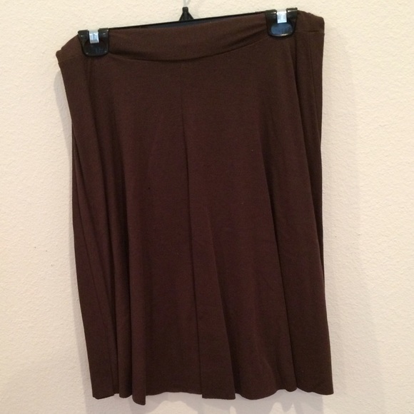 Flowy brown skirt