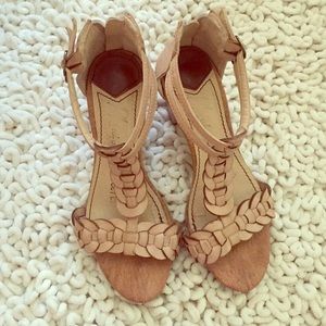 Beige tan T strap sandals
