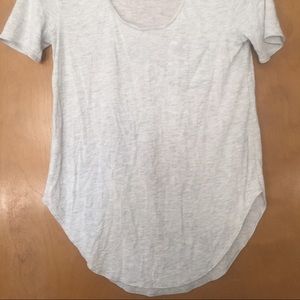 Long t-shirt in light grey! Super cute on!
