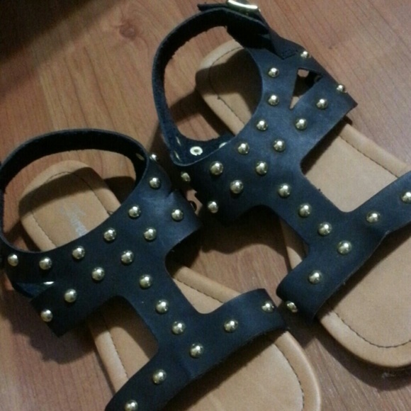 STUDDED SANDALS SIZE 8