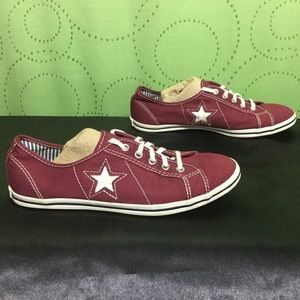 converse dainty ox maroon