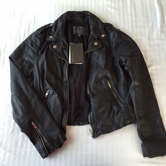 S O L D - Picture 3 of 4