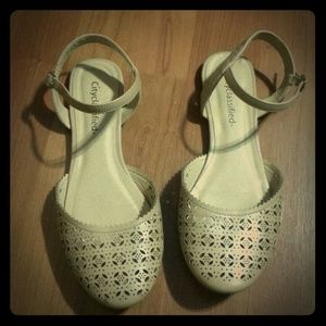 city classified Shoes - CUT OUT BEIGE SANDALS SIZE 8 city classified Shoes - CUT OUT BEIGE SANDALS SIZE 8