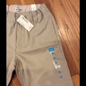 BOYS Children's place Khaki pants size 6