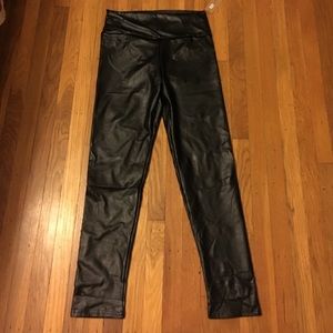 High waisted-faux pleather leggings