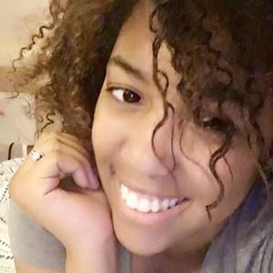 Meet your Posher, Tee