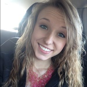 Meet your Posher, Alyssa