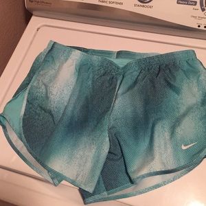 Nike dri-fit tempo shorts size large