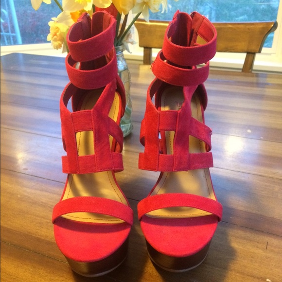 Dark wedge in hot pink!! - Picture 1 of 4