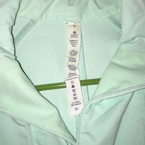 Light workout sweater