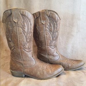 Coconuts Tan Pointed Toe Cowboy Boots