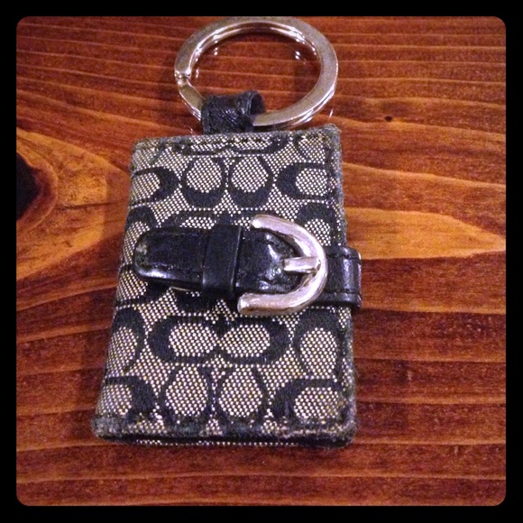 Coach photo holding key chain