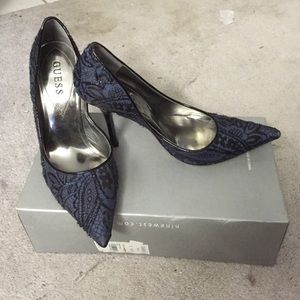 Guess pointed toe heels