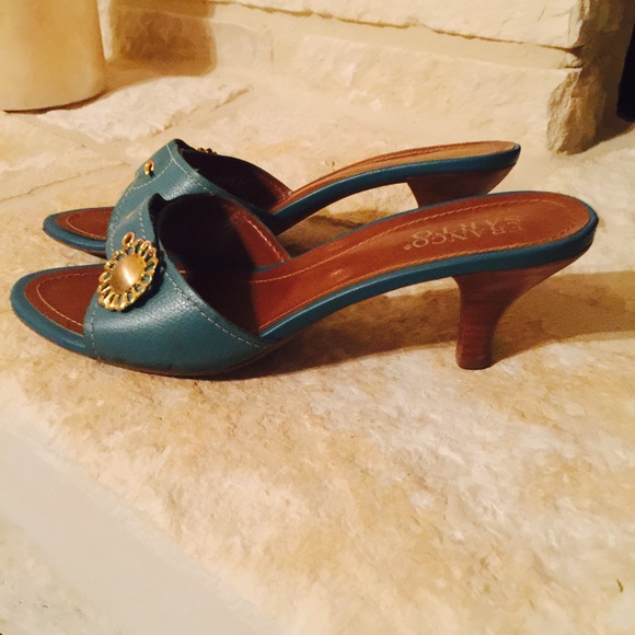 Franco Sarto Teal sandals with adorable gold decor - Picture 4 of 6