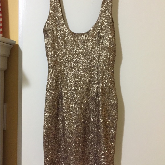 Gold sequin dress - Picture 1 of 3