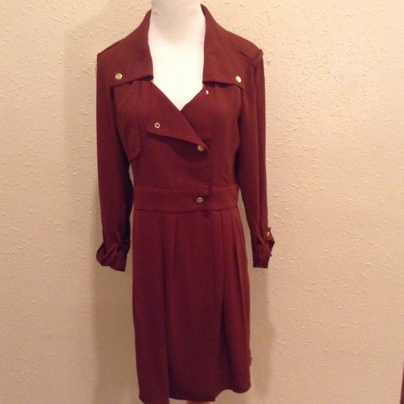 Dress - Picture 2 of 4